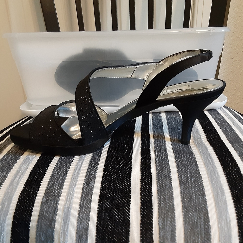 Shoes - Picture 2 of 4